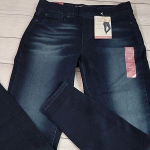 Levi Strauss signature pull-on skinny women's 10 short nwt